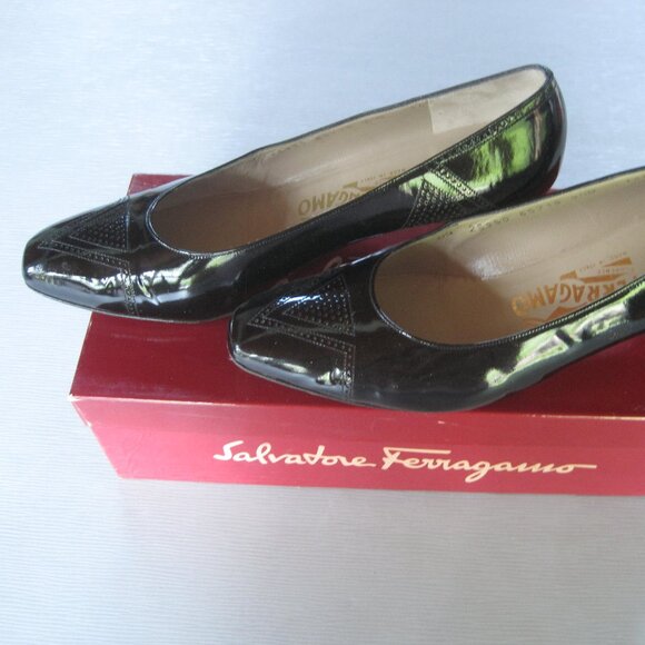 Salvatore Ferragamo Boutique Shoes 9 1/2 B Gently Worn with Box